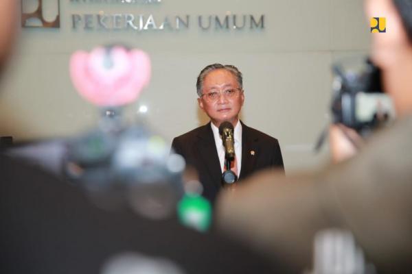 Menteri Pekerjaan Umum Dody Hanggodo dikritik usai diisukan memutasi dan menonjobkan beberapa pegawai di Kementerian Pekerjaan Umum (Kemen PU).