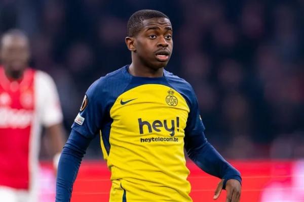 Brentford dilaporkan siap bersaing dengan Leeds United untuk mendapatkan tanda tangan gelandang Union Saint-Gilloise, Noah Sadiki