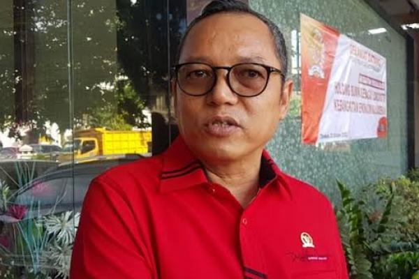 Ketua DPP PDIP Deddy Yevry Sitorus menyampaikan, sikap politik PDIP sebagai partai penyeimbang ditunjukkan dengan fungsi check and balances.