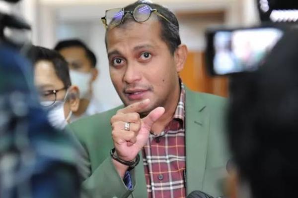 Khusus untuk perwira tinggi bintang empat, usia pensiun paling tinggi 60 tahun dan dapat diperpanjang maksimal satu tahun sesuai dengan kebutuhan