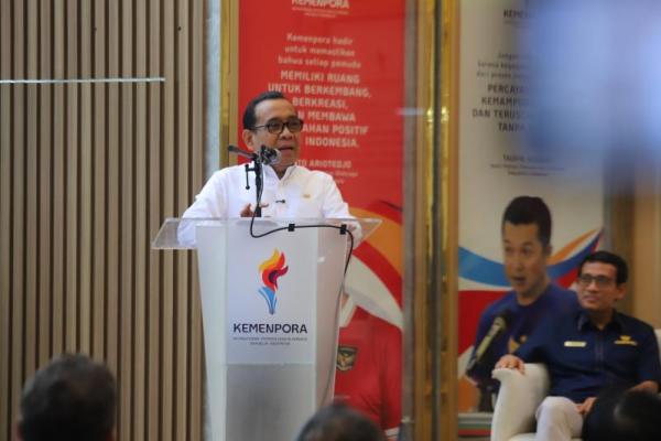 Menko PMK Pratikno meminta kesiapansiagaan seluruh pemerintah daerah dalam menghadapi potensi bencana hidrometeorologi basah menjelang pergantian tahun.