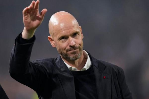 Erik ten Hag akhirnya buka suara terkait spekulasi yang mengaitkan dirinya dengan mantan anak asuhnya di Manchester United, Antony