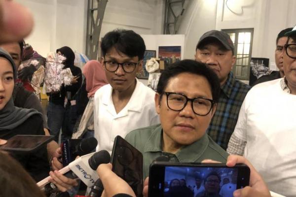 Dengan masyarakat miskin berdaya menjadi subjek ekonomi, maka dengan sendirinya jumlah penerima bansos berkurang