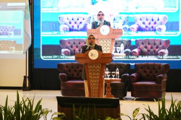 Eem Marhamah Zulfa Hiz: Negara Harus Hadir Lindungi Nakes, Wujudkan Amanah Konstitusi soal Kesehatan