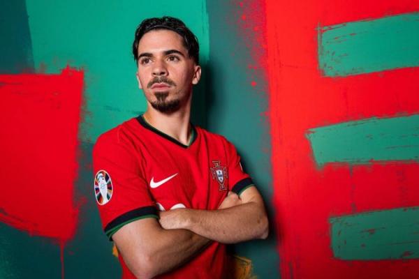 Real Madrid dikabarkan tengah merancang strategi untuk merekrut Vitinha, gelandang andalan Paris Saint-Germain