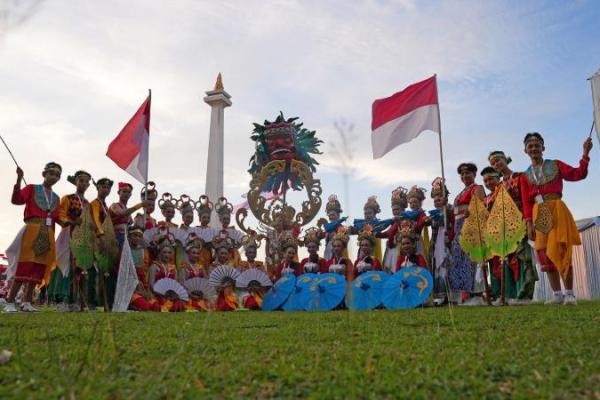 Monas adalah perwujudan fisik dari semangat, darah perjuangan, dan harga diri bangsa Indonesia yang digagas langsung oleh Presiden Soekarno