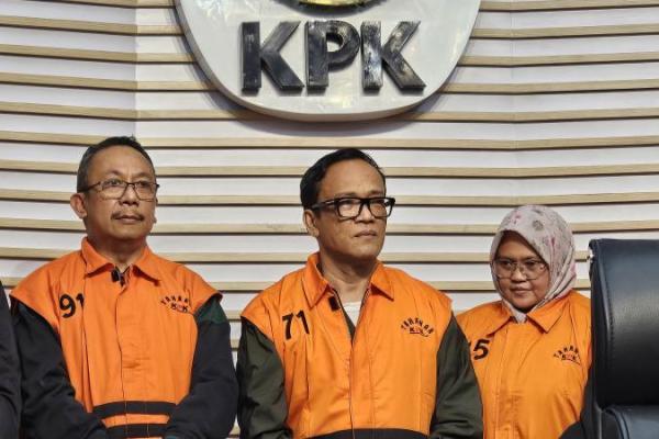 Mantan Wakil Menteri Ketenagakerjaan RI Immanuel Ebenezer alias Noel Ebenezer dituntut 5 tahun penjara dan denda Rp250 juta subsider 90 hari penjara.