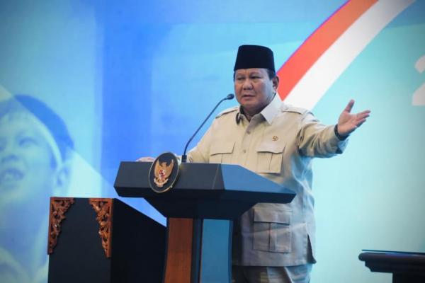 Presiden RI Prabowo Subianto menyindir Gubernur Kalimantan Timur (Kaltim) Rudy Masâ€™ud yang dianggap tak punya visi belanja yang efisien.