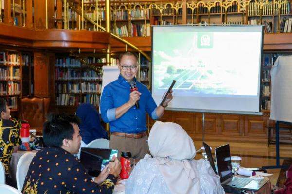 Forum Legislatif Muda, Eddy Soeparno Ajak DPRD Kab/Kota Kolaborasi Atasi Masalah Sampah
