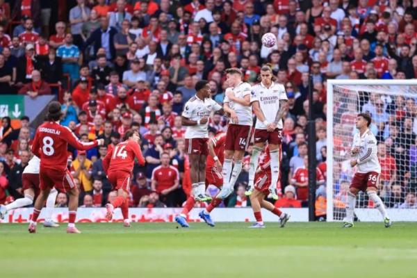 Gelandang Liverpool, Dominik Szoboszlai, menegaskan bahwa para pemain tidak akan terlibat dalam polemik antara Mohamed Salah dan pelatih Arne Slot