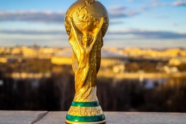 Piala Dunia selalu menjadi lebih dari sekadar ajang adu strategi dan keterampilan di atas lapangan hijau.