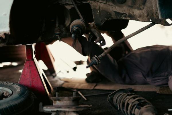 Mesin mobil yang cepat panas atau overheat merupakan masalah umum yang kerap dialami pengendara