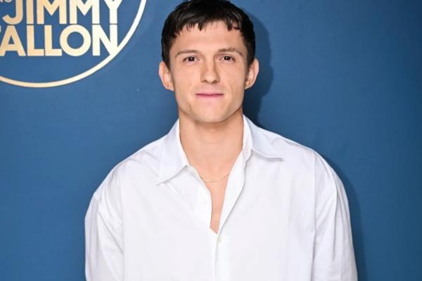 Tom Holland Beri Kabar Terbaru Usai Alami Gegar Otak Syuting Spider-Man: Brand New Day
&nbsp;
