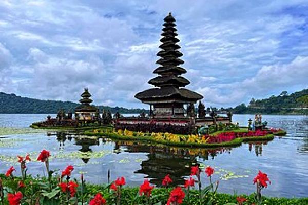 Simak 22 inspirasi ucapan selamat Nyepi 2026 yang menyejukkan hati untuk dikirimkan kepada keluarga