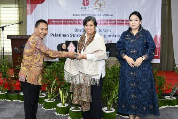 Para pelaku UMKM, ujar&nbsp;Rerie, sapaan akrab Lestari, diharapkan mampu meningkatkan produktivitasnya yang di ujungnya mampu meningkatkan pertumbuhan ekonomi masyarakat.&nbsp;