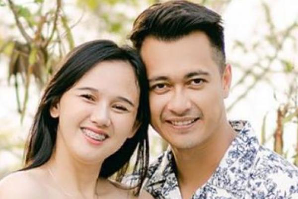 Rumah tangga&nbsp;Eza Gionino dengan sang istri Meiza Aulia Coritha memasuki babak baru