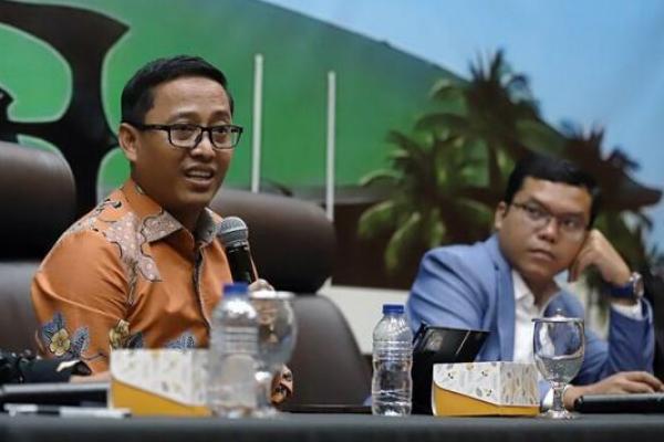Dengan kesediaan pangan pokok yang murah, yang terjangkau. Kalau perlu ekosistem ekonominya, dijalankan ekosistem alternatifnya.
