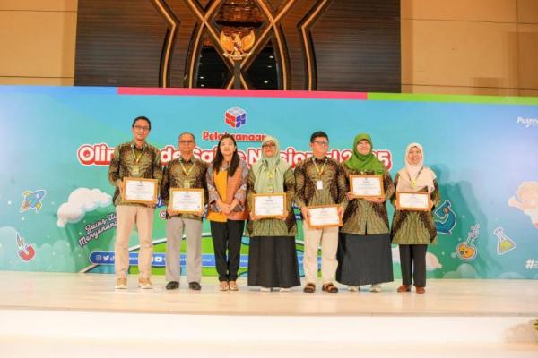 Kementerian Pendidikan Dasar dan Menengah (Kemdikdasmen) menutup ajang Olimpiade Sains Nasional (OSN) Pendidikan Dasar Tingkat Nasional 2025 di Jakarta, pada Jumat (26/9).