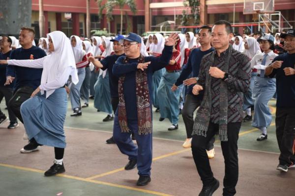 Menteri Pendidikan Dasar dan Menengah (Mendikdasmen) Abdul Mu`ti mengatakan bahwa pendidikan karakter adalah pijakan yang esensial untuk melahirkan generasi yang tidak hanya cerdas, tetapi juga berkarakter luhur dan siap memimpin Indonesia di masa depan.