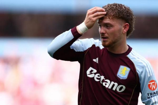 Legenda tim nasional Inggris, Michael Owen, memuji penampilan Harvey Elliot di Aston Villa, meski belum dipanggil Timnas Inggris.