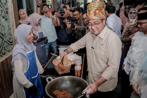 Kementerian Ekonomi Kreatif (Kementerian Ekraf) menunjukkan hasil kinerja yang positif dalam satu tahun pemerintahan Presiden Prabowo Subianto.