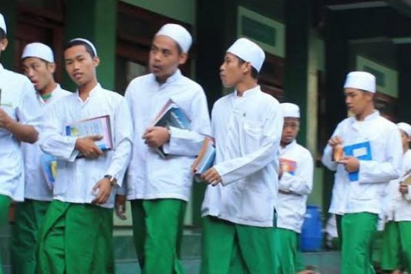 Mengenal Asal Usul Santri dan Nilai Filosofis di Balik Namanya