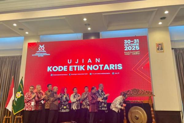 Dirjen AHU Kementerian Hukum, Widodo, mengingatkan pentingnya tanggung jawab moral dan profesionalitas bagi para notaris.