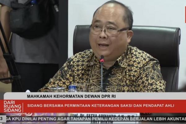 Dalam negara hukum, yang diuji bukan masa lalu seseorang, melainkan bagaimana ia menjalankan kewenangan konstitusionalnya secara objektif, bebas dari intervensi