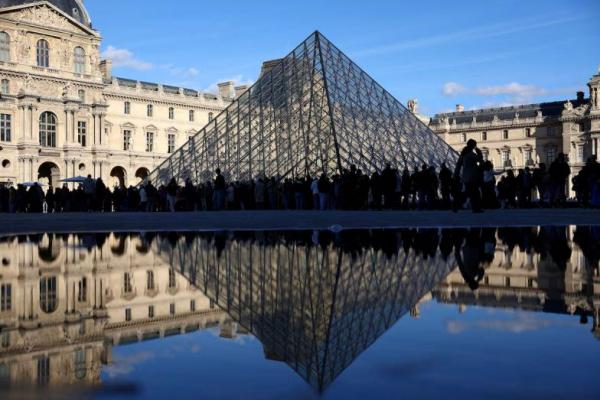 Perampokan Museum Louvre Paris dieksekusi oleh penjahat kelas teri, alih-alih profesional dari dunia kejahatan terorganisir.