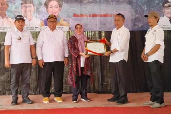 Program ini juga diarahkan untuk memperkuat sinergi pertanian dan pariwisata