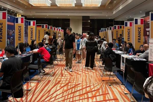 Kesempatan melanjutkan pendidikan tinggi secara gratis terbuka bagi para pelajar Indonesia, melalui pameran European Higher Education Fair (EHEF) ke-17