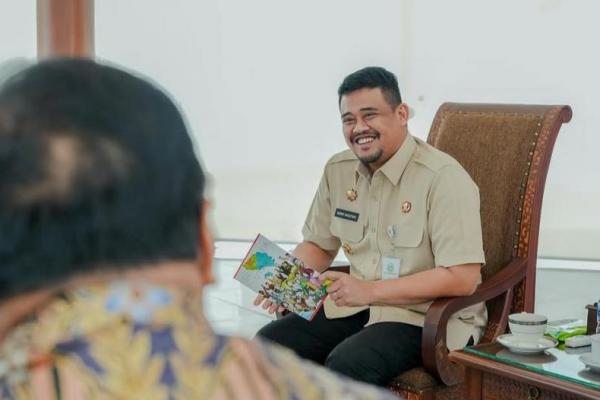 KPK membuka peluang mengusut Gubernur Sumatera Utara Bobby Nasution dalam pengembangan kasus dugaan korupsi proyek jalan.