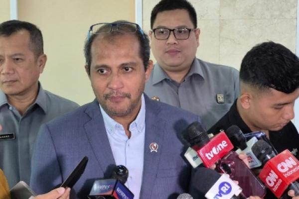 Dalam hierarki kejahatan internasional, pemalsuan uang dan peredaran uang palsu dikualifikasikan sebagai international infraction.