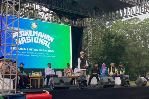 Ketua Umum DPP Partai Kebangkitan Bangsa (PKB) Abdul Muhaimin Iskandar membuka pelaksanaan Kemah Lintas Iman di Bumi Perkemahan Cibubur