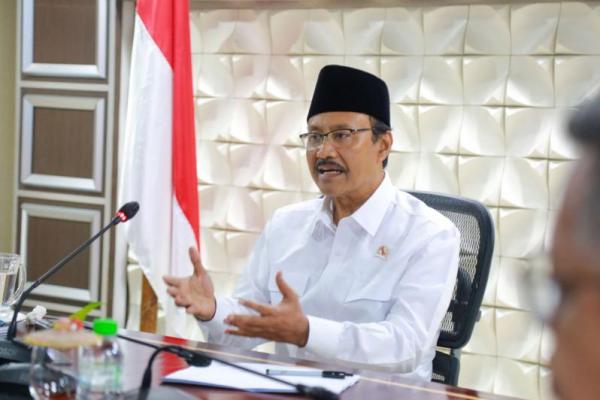 Menteri Sosial (Mensos) Saifullah Yusuf menjelaskan manfaat dan pentingnya perizinan donasi bagi lembaga dan gerakan-gerakan sosial yang ada di Indonesia