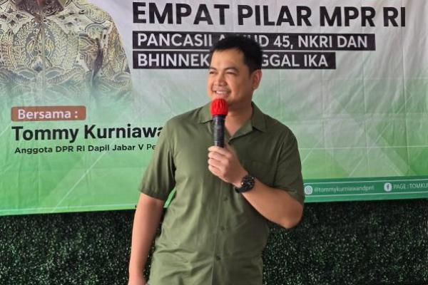 Tommy Kurniawan mengingatkan kembali Empat Pilar Kebangsaan untuk menjalankan kehidupan berbangsa dan bernegara kepada ratusan warga