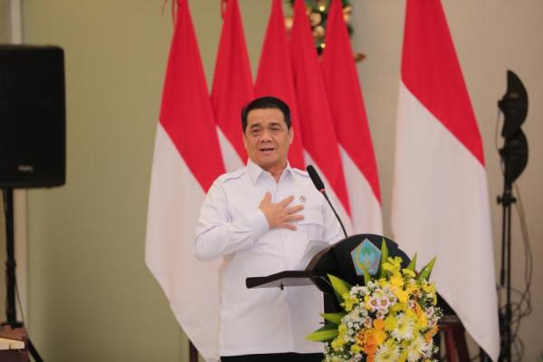 Wamendes Ariza menyampaikan penyalaan listrik ini merupakan bagian integral dari Program Listrik Desa Nasional