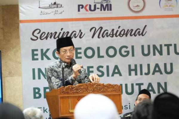Menag menjelaskan bahwa ekoteologi menuntut keterpaduan antara iman, ilmu, dan amal yang tidak bisa dipisahkan