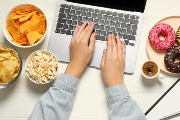 Alamat email profesional menjadi salah satu identitas digital yang penting, baik untuk melamar pekerjaan, berkomunikasi dengan klien dan menjalankan bisnis.