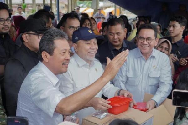 Menko Pangan melakukan kunjungan ke Pasar Kuala Simpang, untuk memastikan proses pemulihan sektor pangan dan ekonomi masyarakat berjalan cepat pascabanjir