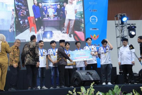 Insya Allah, dari lomba Esports Desa ini akan lahir para pemain-pemain tangguh, para petarung-petarung hebat, sehingga bisa membanggakan desanya,...