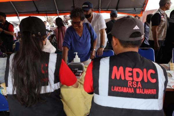 Kapal Rumah Sakit Apung Laksamana Malahayati milik PDIP sandar di Pelabuhan Perikanan Nusantara (PPN) Sibolga.