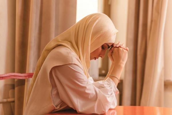Haid merupakan kondisi alami yang dialami perempuan dan memiliki sejumlah ketentuan khusus dalam hukum Islam.