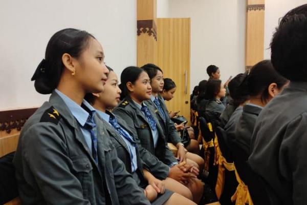 Wamendikdasmen Atip Latipulhayat melepas lebih dari 1.000 peserta kursus di Lembaga Kursus dan Pelatihan (LKP) Overseas Training Center (OTC) Bali, Gianyar.