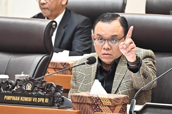 Memang mungkin kementerian tidak pegang langsung itu duitnya, tetapi langsung dibagikan ke masyarakat. Itu yang sangat penting sebetulnya