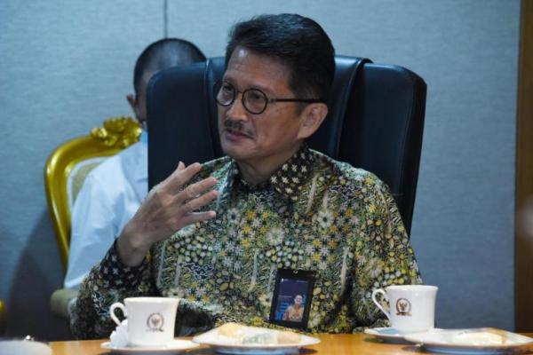 Pemerintahan Presiden Prabowo Subianto beresiko mengalami kerugian apabila tidak segera merespon tren kriminalisasi terhadap para profesional