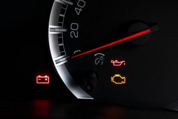 Berikut beberapa lampu dashboard yang paling sering muncul dan maknanya.