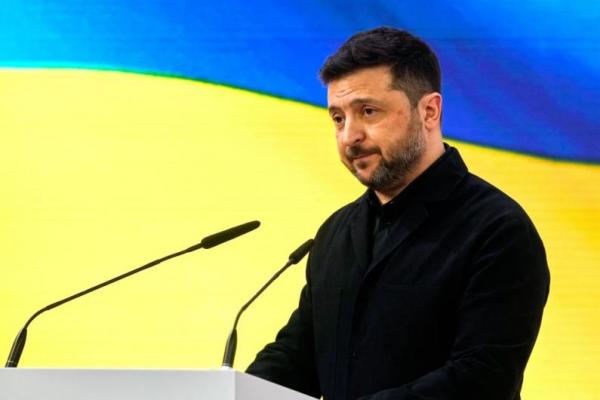 Presiden Ukraina Volodymyr Zelensky mempertanyakan jaminan keamanan jangka panjang bagi negaranya, saat berbicara di Forum Keamanan Munich