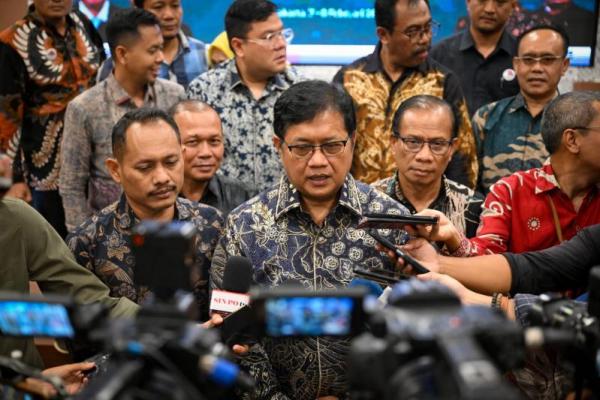 Wakil Menteri Transmigrasi (Wamentrans) Viva Yoga Mauladi mendorong Kabupaten Muna Barat sebagai salah satu sentra perikanan di Indonesia
