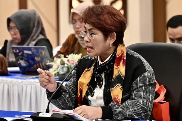 Institusi kepolisian harus dijaga dari berbagai bentuk intervensi politik maupun kepentingan oligarki.
